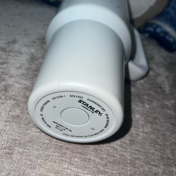 Limited Edition *RARE* Stanley 40oz Terrazzo White - Picture 3 of 9